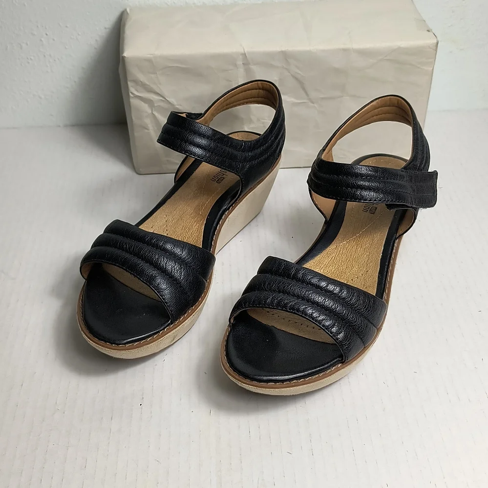 Clarks pre owned